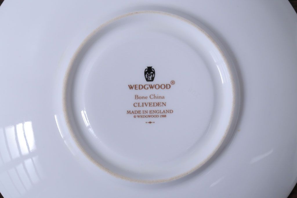 アンティーク雑貨　中古　イギリスWedgwood(ウェッジウッド)　Cliveden(クリブデン)シリーズ　カップ&ソーサー2客セット(洋食器)