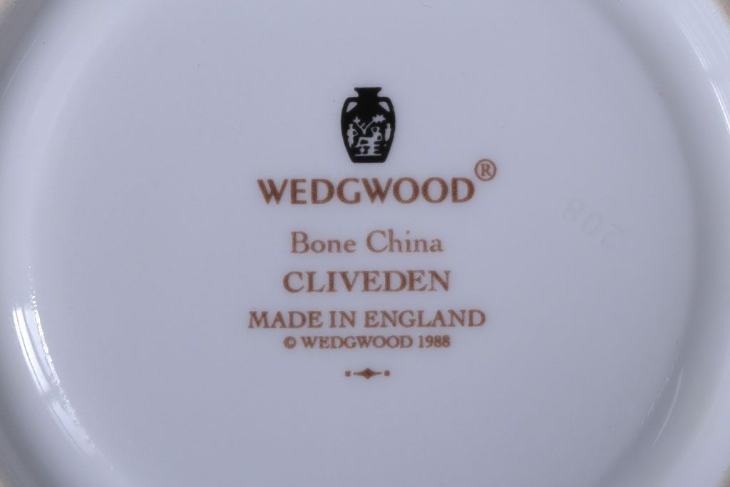 アンティーク雑貨　中古　イギリスWedgwood(ウェッジウッド)　Cliveden(クリブデン)シリーズ　カップ&ソーサー2客セット(洋食器)