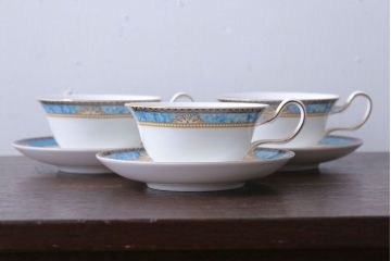 アンティーク雑貨　中古　イギリスWedgwood(ウェッジウッド)　Curzon(カーゾン)シリーズ　カップ&ソーサー3客セット(1)(洋食器)