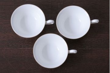 アンティーク雑貨　中古　イギリスWedgwood(ウェッジウッド)　Curzon(カーゾン)シリーズ　カップ&ソーサー3客セット(1)(洋食器)