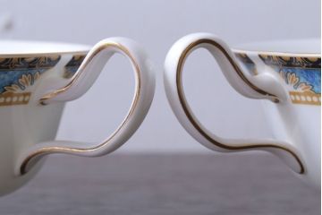 アンティーク雑貨　中古　イギリスWedgwood(ウェッジウッド)　Curzon(カーゾン)シリーズ　カップ&ソーサー3客セット(1)(洋食器)