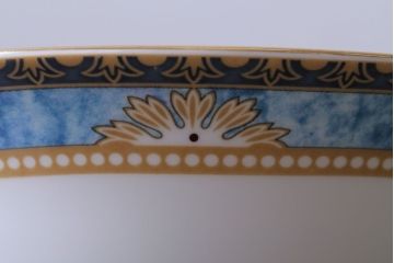 アンティーク雑貨　中古　イギリスWedgwood(ウェッジウッド)　Curzon(カーゾン)シリーズ　カップ&ソーサー3客セット(1)(洋食器)