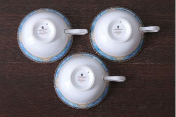 アンティーク雑貨　中古　イギリスWedgwood(ウェッジウッド)　Curzon(カーゾン)シリーズ　カップ&ソーサー3客セット(1)(洋食器)