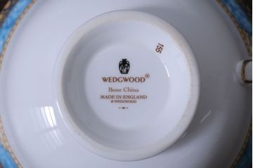 アンティーク雑貨　中古　イギリスWedgwood(ウェッジウッド)　Curzon(カーゾン)シリーズ　カップ&ソーサー3客セット(1)(洋食器)