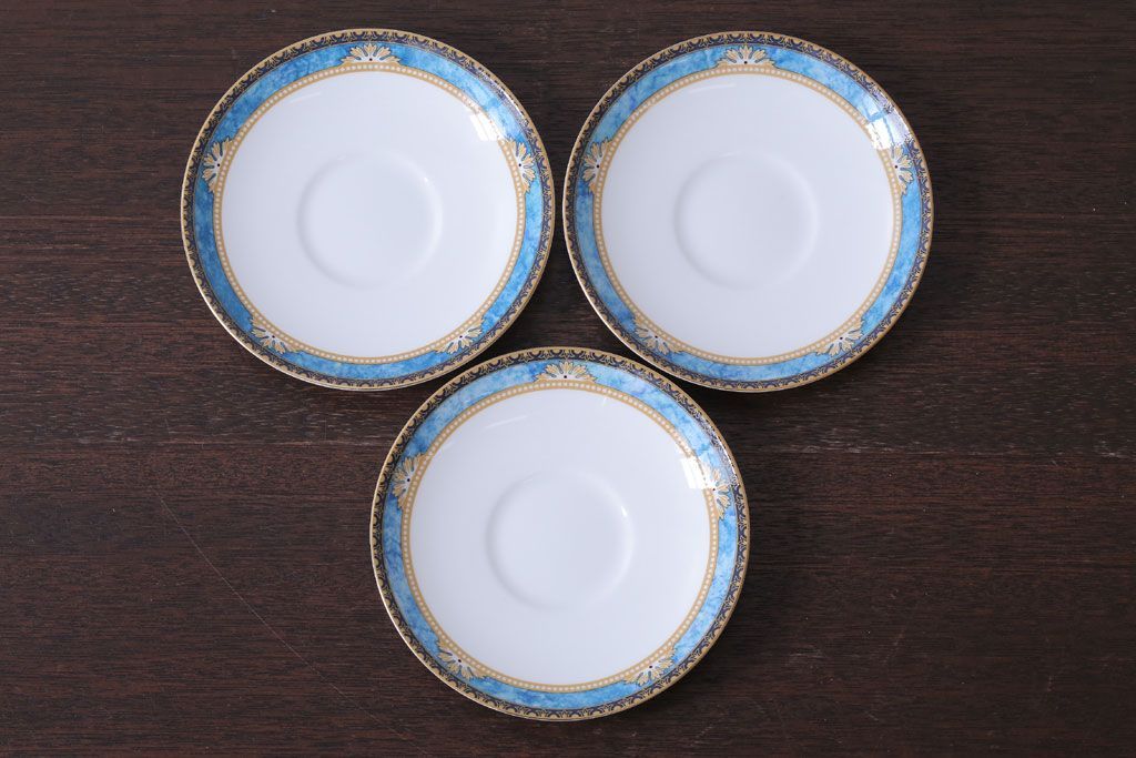 アンティーク雑貨　中古　イギリスWedgwood(ウェッジウッド)　Curzon(カーゾン)シリーズ　カップ&ソーサー3客セット(1)(洋食器)