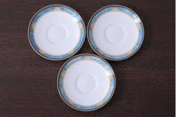 アンティーク雑貨　中古　イギリスWedgwood(ウェッジウッド)　Curzon(カーゾン)シリーズ　カップ&ソーサー3客セット(1)(洋食器)