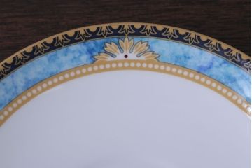 アンティーク雑貨　中古　イギリスWedgwood(ウェッジウッド)　Curzon(カーゾン)シリーズ　カップ&ソーサー3客セット(1)(洋食器)