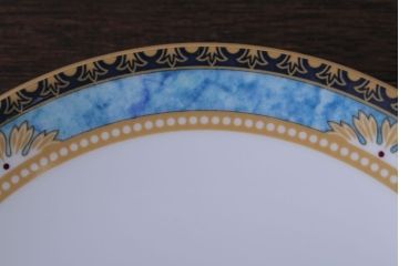 アンティーク雑貨　中古　イギリスWedgwood(ウェッジウッド)　Curzon(カーゾン)シリーズ　カップ&ソーサー3客セット(1)(洋食器)