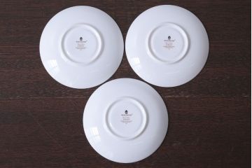 アンティーク雑貨　中古　イギリスWedgwood(ウェッジウッド)　Curzon(カーゾン)シリーズ　カップ&ソーサー3客セット(1)(洋食器)