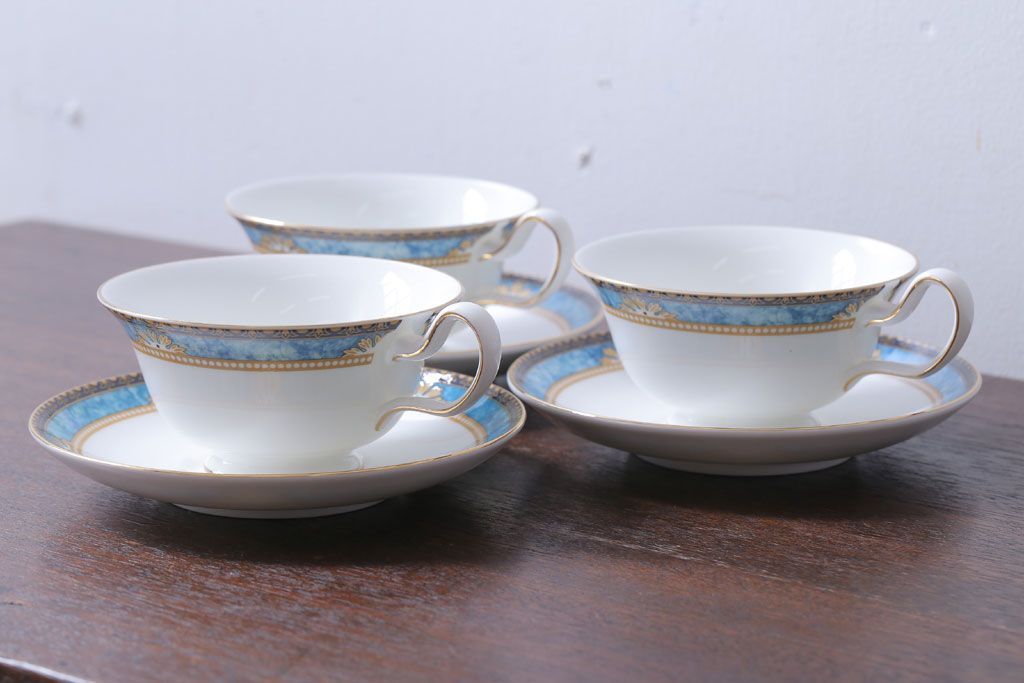 アンティーク雑貨　中古　イギリス　Wedgwood(ウェッジウッド)　Curzon(カーゾン)シリーズ　カップ&ソーサー3客セット(2)(洋食器)