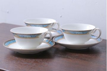アンティーク雑貨　中古　イギリス　Wedgwood(ウェッジウッド)　Curzon(カーゾン)シリーズ　カップ&ソーサー3客セット(2)(洋食器)