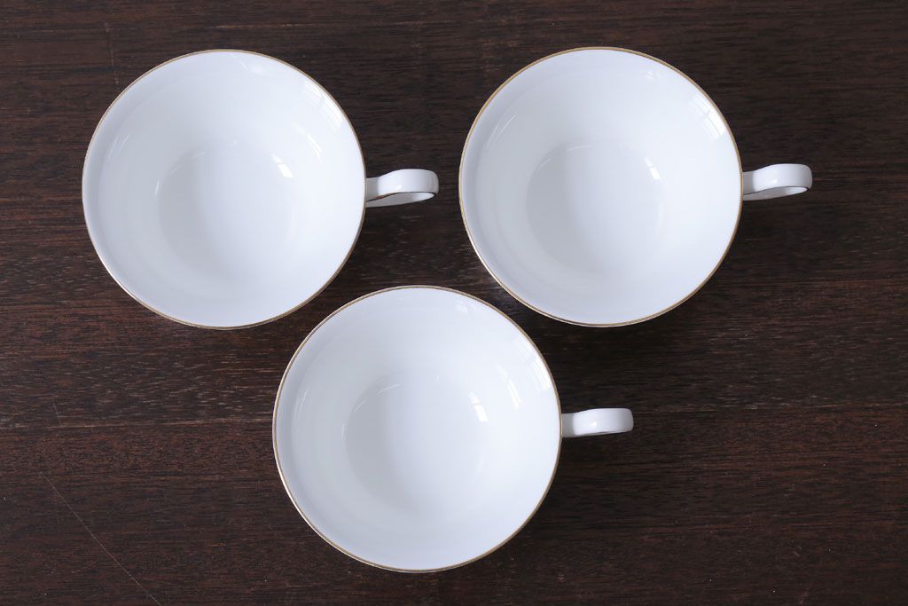 アンティーク雑貨　中古　イギリス　Wedgwood(ウェッジウッド)　Curzon(カーゾン)シリーズ　カップ&ソーサー3客セット(2)(洋食器)