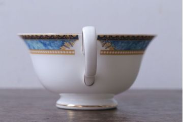 アンティーク雑貨　中古　イギリス　Wedgwood(ウェッジウッド)　Curzon(カーゾン)シリーズ　カップ&ソーサー3客セット(2)(洋食器)