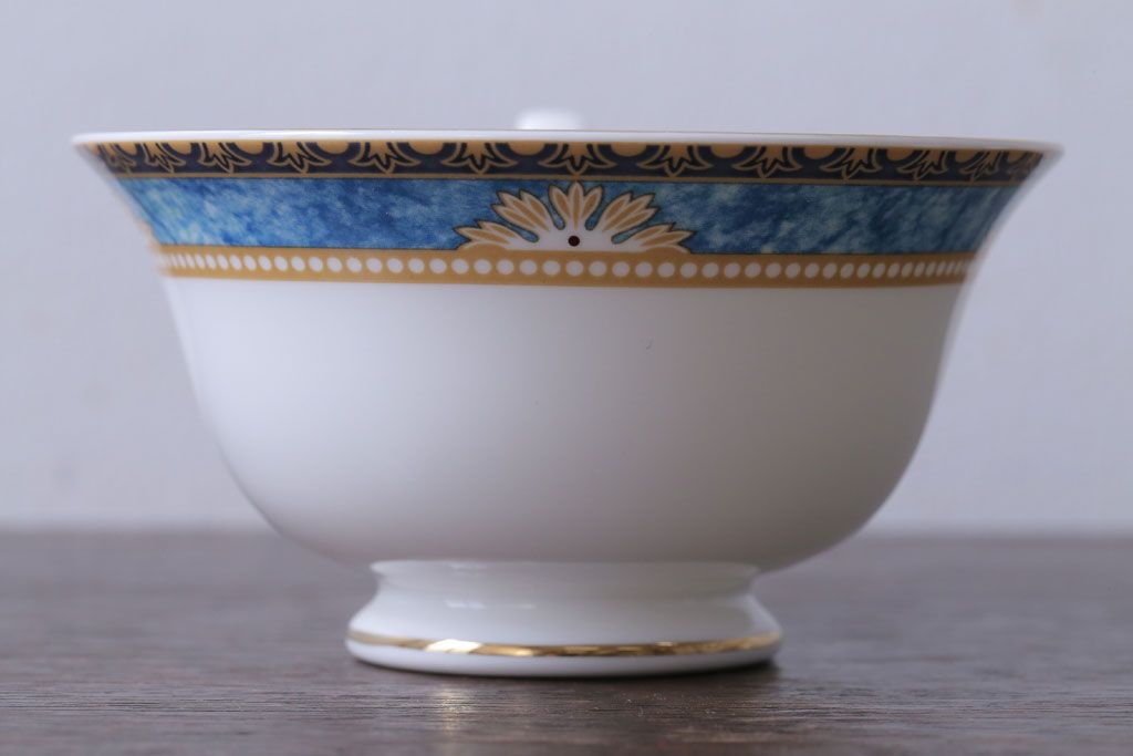 アンティーク雑貨　中古　イギリス　Wedgwood(ウェッジウッド)　Curzon(カーゾン)シリーズ　カップ&ソーサー3客セット(2)(洋食器)