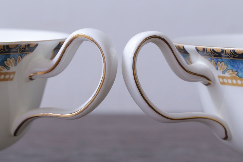 アンティーク雑貨　中古　イギリス　Wedgwood(ウェッジウッド)　Curzon(カーゾン)シリーズ　カップ&ソーサー3客セット(2)(洋食器)