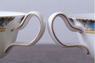 アンティーク雑貨　中古　イギリス　Wedgwood(ウェッジウッド)　Curzon(カーゾン)シリーズ　カップ&ソーサー3客セット(2)(洋食器)