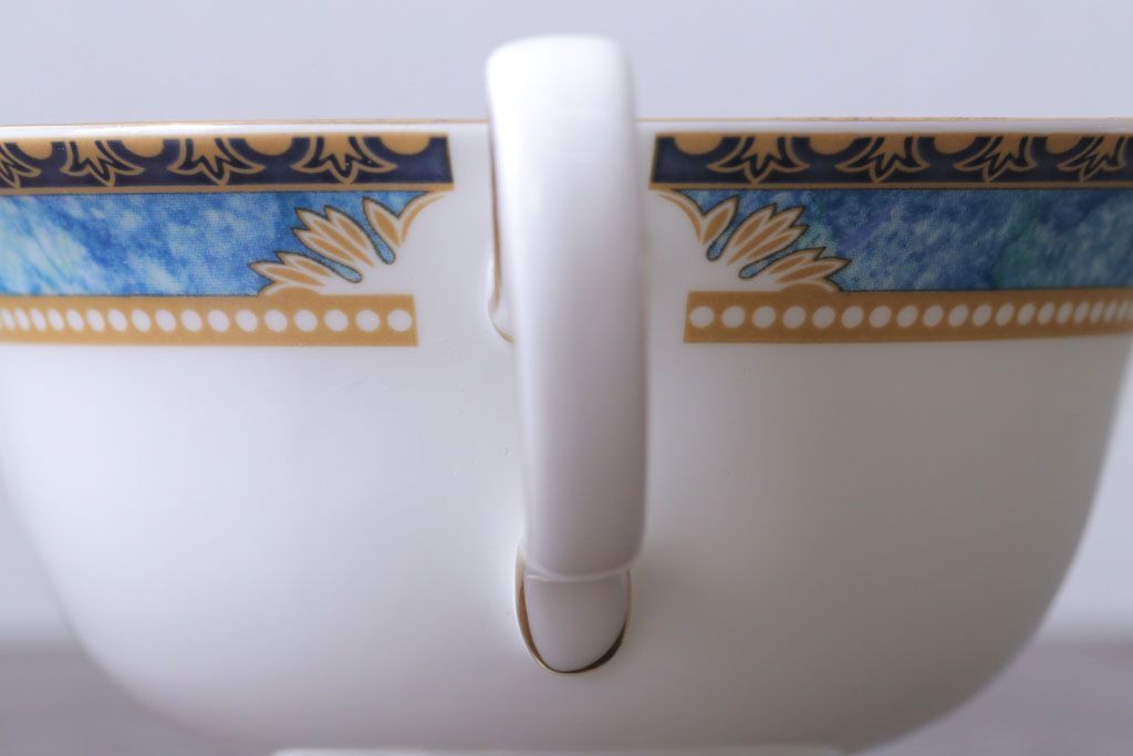 アンティーク雑貨　中古　イギリス　Wedgwood(ウェッジウッド)　Curzon(カーゾン)シリーズ　カップ&ソーサー3客セット(2)(洋食器)