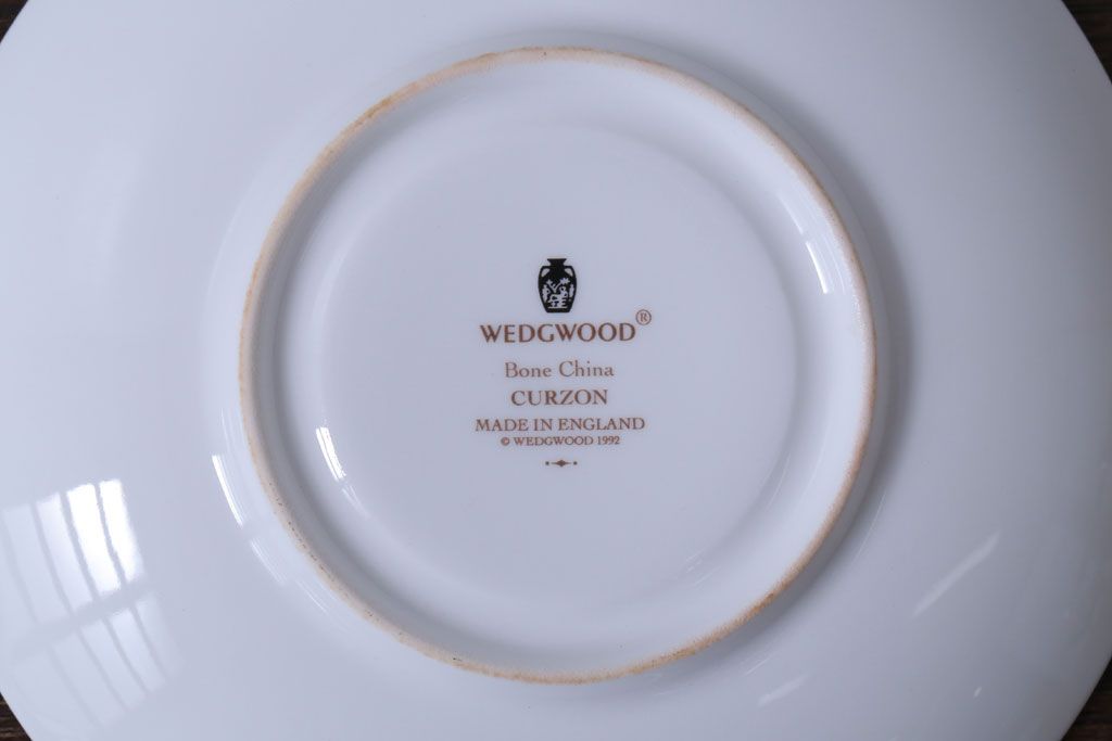アンティーク雑貨　中古　イギリス　Wedgwood(ウェッジウッド)　Curzon(カーゾン)シリーズ　カップ&ソーサー3客セット(2)(洋食器)