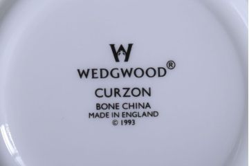 アンティーク雑貨　中古　イギリス　Wedgwood(ウェッジウッド)　Curzon(カーゾン)シリーズ　カップ&ソーサー3客セット(2)(洋食器)