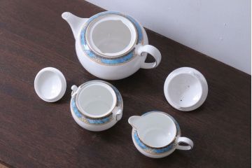 アンティーク雑貨　中古　イギリスWedgwood(ウェッジウッド)　Curzon(カーゾン)シリーズ　ポット・シュガー・クリーマー3点セット(洋食器)