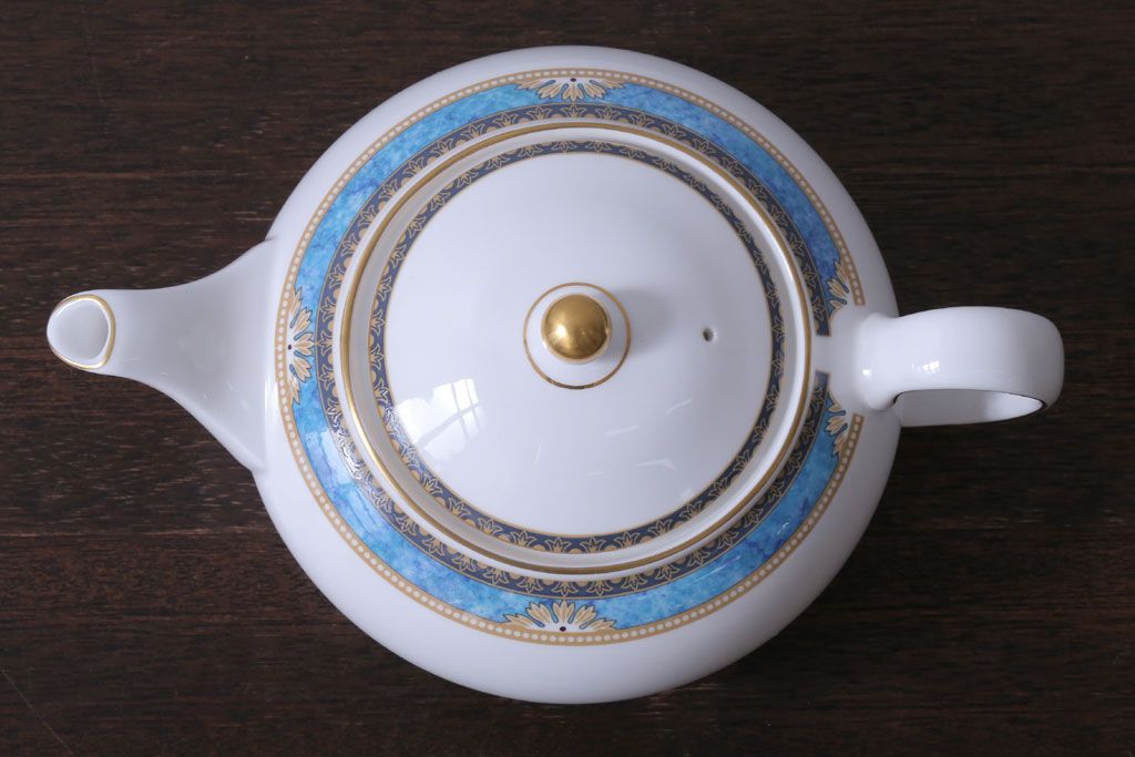 アンティーク雑貨　中古　イギリスWedgwood(ウェッジウッド)　Curzon(カーゾン)シリーズ　ポット・シュガー・クリーマー3点セット(洋食器)