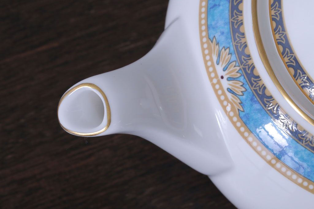 アンティーク雑貨　中古　イギリスWedgwood(ウェッジウッド)　Curzon(カーゾン)シリーズ　ポット・シュガー・クリーマー3点セット(洋食器)