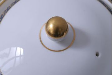 アンティーク雑貨　中古　イギリスWedgwood(ウェッジウッド)　Curzon(カーゾン)シリーズ　ポット・シュガー・クリーマー3点セット(洋食器)