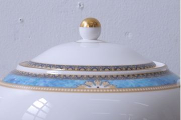 アンティーク雑貨　中古　イギリスWedgwood(ウェッジウッド)　Curzon(カーゾン)シリーズ　ポット・シュガー・クリーマー3点セット(洋食器)