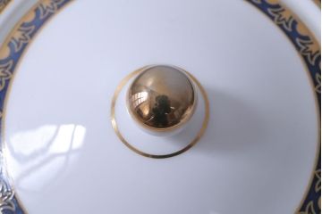 アンティーク雑貨　中古　イギリスWedgwood(ウェッジウッド)　Curzon(カーゾン)シリーズ　ポット・シュガー・クリーマー3点セット(洋食器)