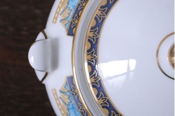 アンティーク雑貨　中古　イギリスWedgwood(ウェッジウッド)　Curzon(カーゾン)シリーズ　ポット・シュガー・クリーマー3点セット(洋食器)