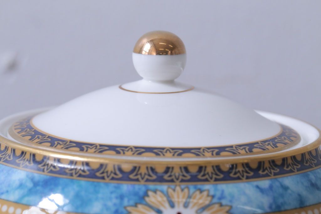 アンティーク雑貨　中古　イギリスWedgwood(ウェッジウッド)　Curzon(カーゾン)シリーズ　ポット・シュガー・クリーマー3点セット(洋食器)