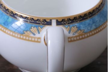 アンティーク雑貨　中古　イギリスWedgwood(ウェッジウッド)　Curzon(カーゾン)シリーズ　ポット・シュガー・クリーマー3点セット(洋食器)