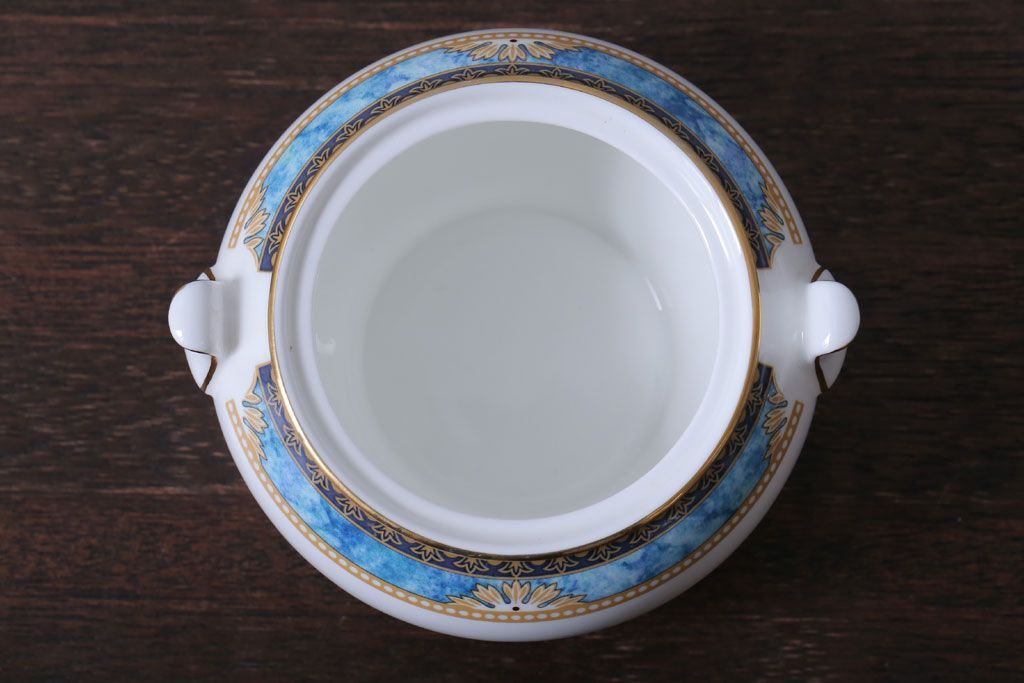 アンティーク雑貨　中古　イギリスWedgwood(ウェッジウッド)　Curzon(カーゾン)シリーズ　ポット・シュガー・クリーマー3点セット(洋食器)