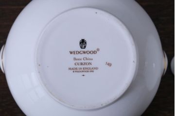 アンティーク雑貨　中古　イギリスWedgwood(ウェッジウッド)　Curzon(カーゾン)シリーズ　ポット・シュガー・クリーマー3点セット(洋食器)