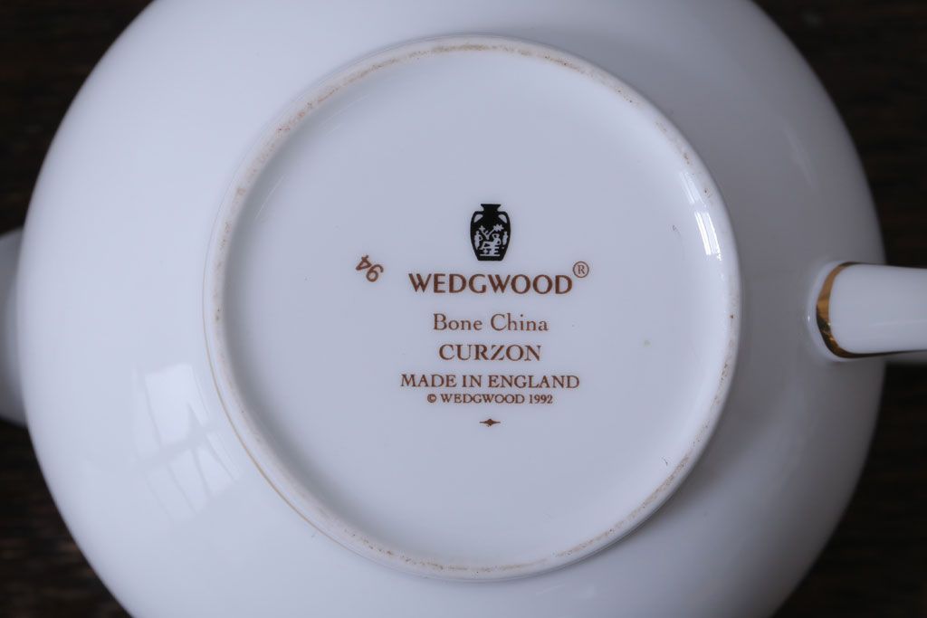 アンティーク雑貨　中古　イギリスWedgwood(ウェッジウッド)　Curzon(カーゾン)シリーズ　ポット・シュガー・クリーマー3点セット(洋食器)