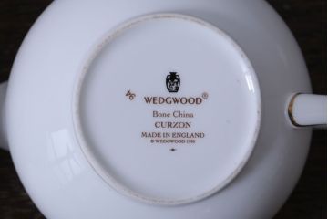 アンティーク雑貨　中古　イギリスWedgwood(ウェッジウッド)　Curzon(カーゾン)シリーズ　ポット・シュガー・クリーマー3点セット(洋食器)