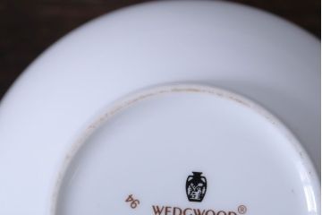 アンティーク雑貨　中古　イギリスWedgwood(ウェッジウッド)　Curzon(カーゾン)シリーズ　ポット・シュガー・クリーマー3点セット(洋食器)
