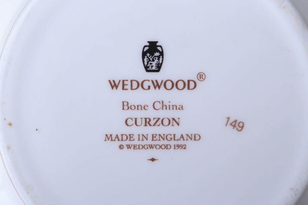 アンティーク雑貨　中古　イギリスWedgwood(ウェッジウッド)　Curzon(カーゾン)シリーズ　ポット・シュガー・クリーマー3点セット(洋食器)