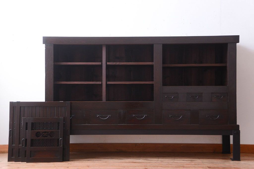 アンティーク家具　古民具・骨董　明治期　重厚な鉄脚付き!六尺水屋箪笥サイドボード