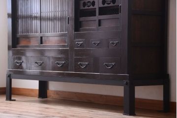 アンティーク家具　古民具・骨董　明治期　重厚な鉄脚付き!六尺水屋箪笥サイドボード