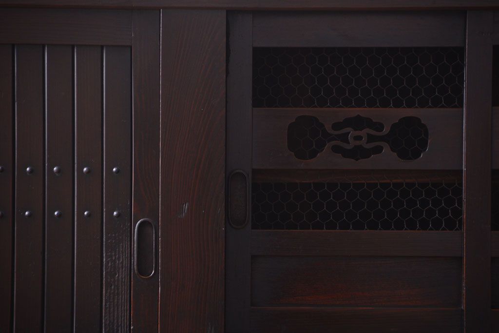 アンティーク家具　古民具・骨董　明治期　重厚な鉄脚付き!六尺水屋箪笥サイドボード