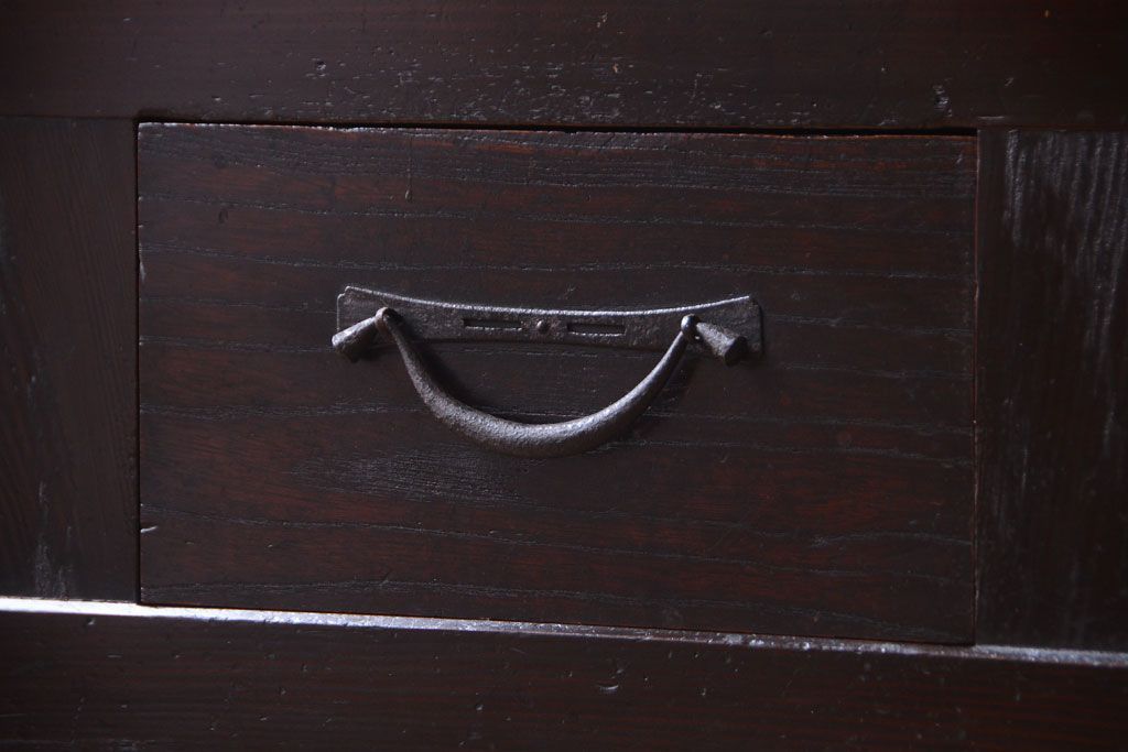 アンティーク家具　古民具・骨董　明治期　重厚な鉄脚付き!六尺水屋箪笥サイドボード