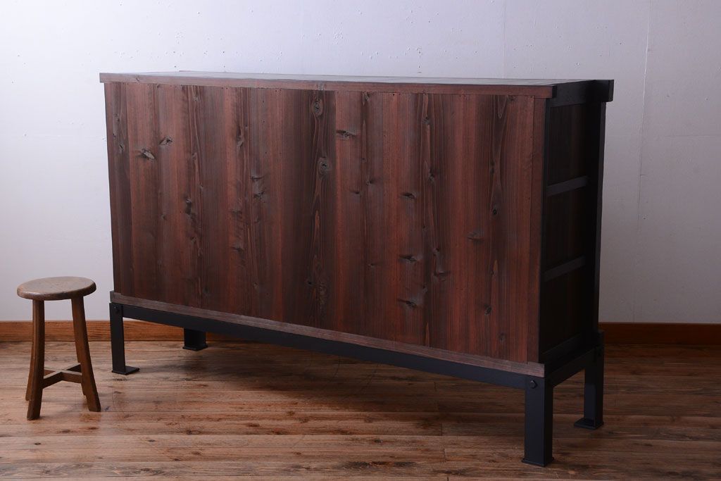 アンティーク家具　古民具・骨董　明治期　重厚な鉄脚付き!六尺水屋箪笥サイドボード