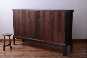 アンティーク家具　古民具・骨董　明治期　重厚な鉄脚付き!六尺水屋箪笥サイドボード