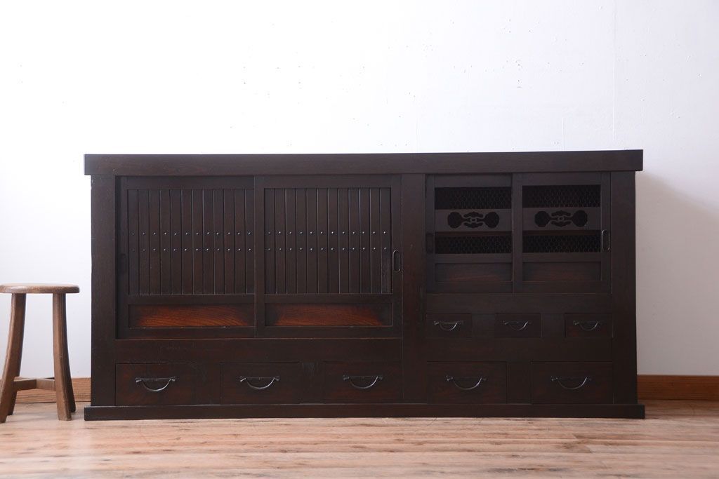 アンティーク家具　古民具・骨董　明治期　重厚な鉄脚付き!六尺水屋箪笥サイドボード