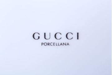 アンティーク雑貨　中古　GUCCI(グッチ)　PORCELLANA　ROMAN(ローマ)　プレート4枚セット(洋食器)