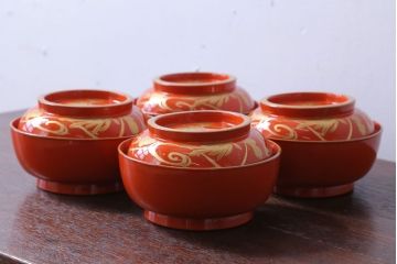 アンティーク雑貨　アンティーク　大正〜昭和初期　木製朱塗蒔絵椀4客セット(漆器)