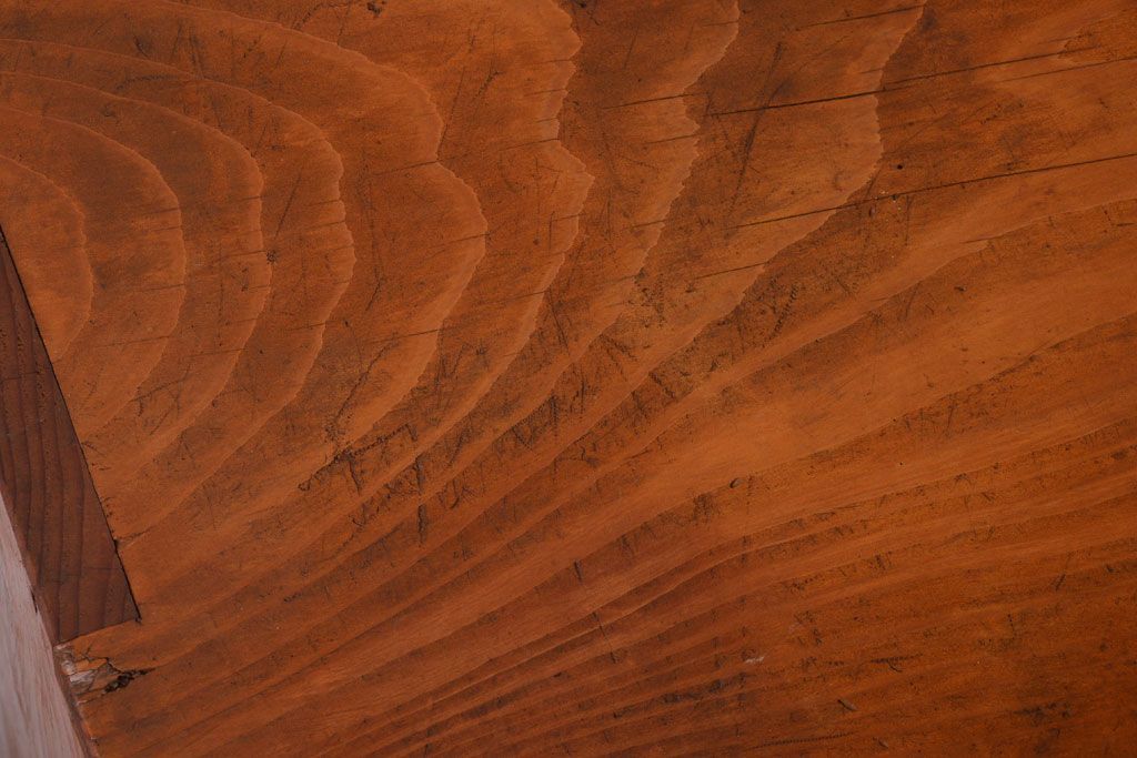 レトロ家具　昭和レトロ　モールガラス入り!脚付きのアンティーク収納戸棚