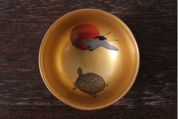 大正〜昭和初期　鶴亀の図　木製蒔絵盃2客(漆器・杯)(3)