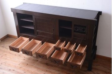 アンティーク家具　古民具・骨董　明治期　重厚な鉄脚付き!六尺水屋箪笥サイドボード(2)